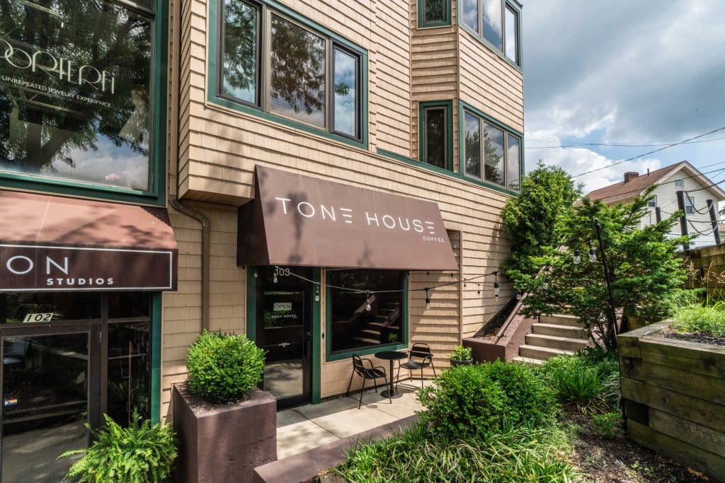 outside shot of tonehouse coffee