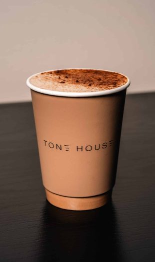 latte w cinnamon on top
